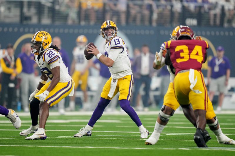 Who are top college football QBs? We ranked country’s 25 best