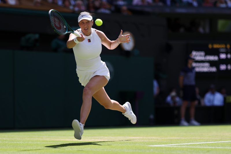 Amanda Anisimova upsets No. 1 Aryna Sabalenka to reach Wimbledon final