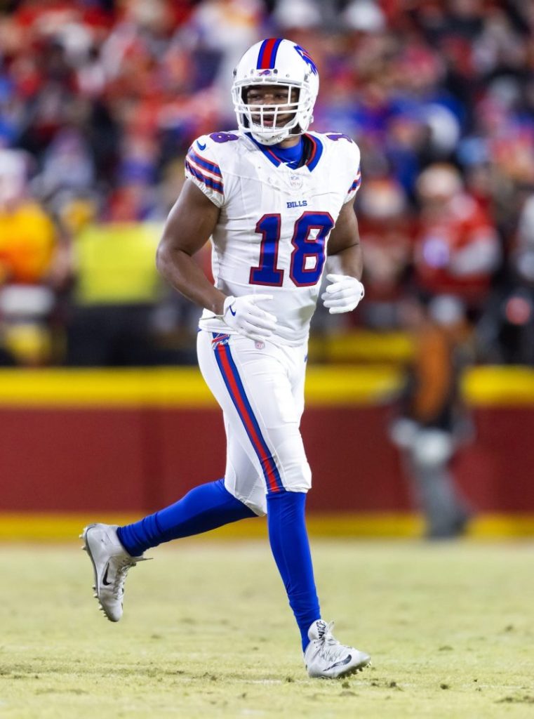 Former Bills WR Cooper agrees to terms to return to Raiders