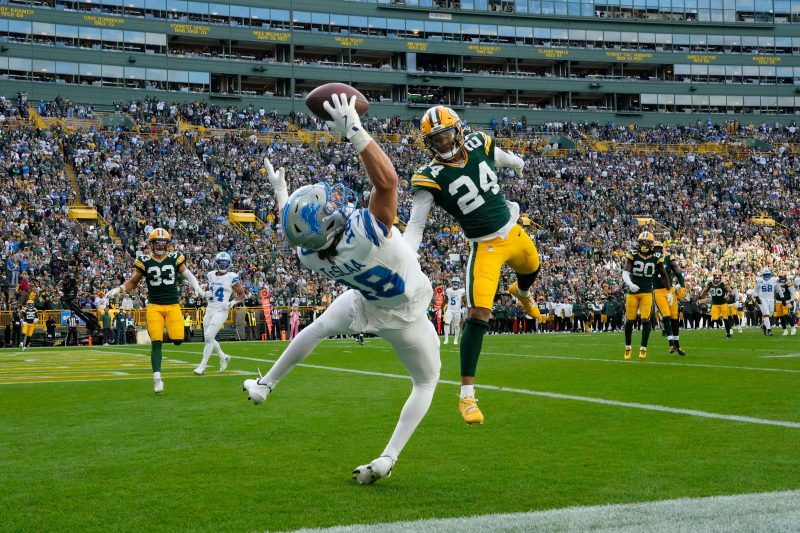 Catch of the year? Lions rookie Isaac TeSlaa has highlight-reel TD