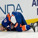 NHL player sets up goal while limping off ice with injury