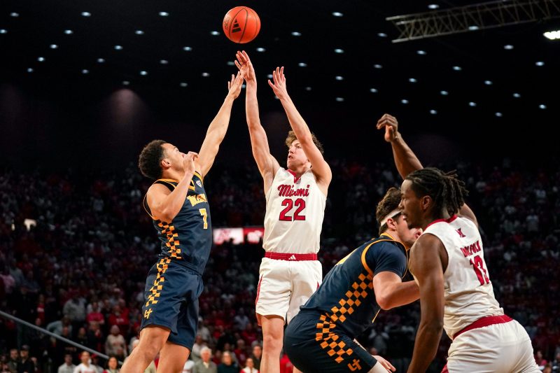 Miami (Ohio) basketball improves to 30-0 with narrow win over Toledo