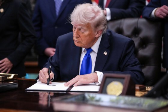 Trump signs executive order expanding access to retirement accounts
